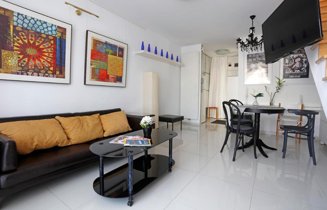 Gorgeous 2 Bedroom Duplex In City Center *